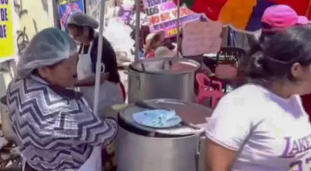 La madres se vieron obligadas a cocinar en plena calle.