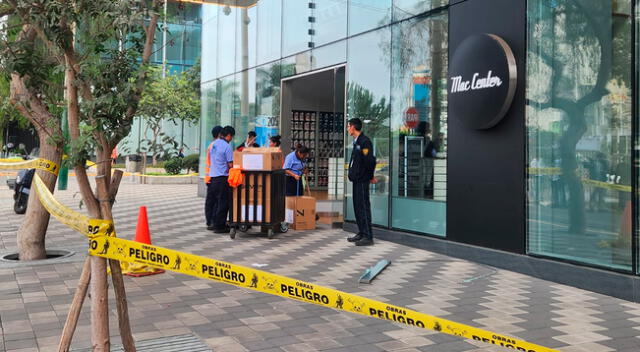 Delincuentes ingresaron a una tienda de celulares para llevarse equipos de alta gama en San Isidro.