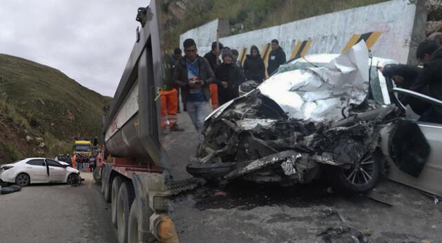 Fuerte choque entre dos unidades deja víctimas mortales que lamentara en Jauja.