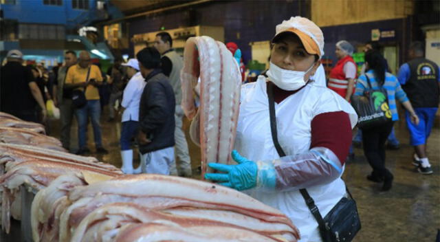 Supervisión en mercados de venta de pescado por parte de Produce.