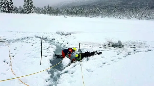 Equipos de rescate buscando a Amanda y su perro Groot en Alaska, Estados Unidos. Foto: Difusión   