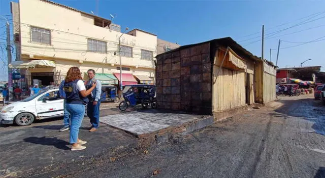 Así quedaron los puestos tras el incendio en el mercado Moshoqueque.