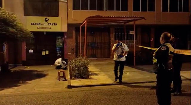 Una pareja fue asesinada frente a una licorería en San Juan de Lurigancho.