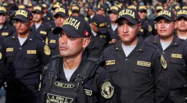 Agentes de la Policía Nacional del Perú, examen extraordinario.