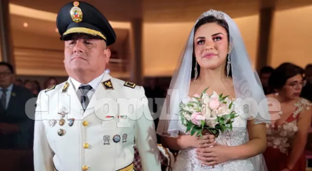 Robert Muñoz y su novia se casan por religioso.