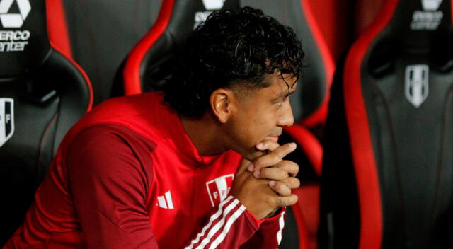 Renato Tapia no viajó con la selección peruana.