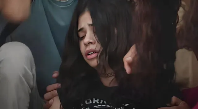 Actriz Paulina Bazán muestra video inédita de su cabello prendiéndose.