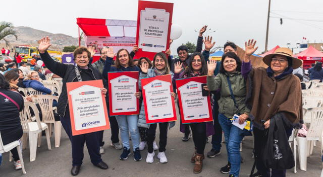 Títulos de propiedad entregados a vecinos de Lima Metropolitana.