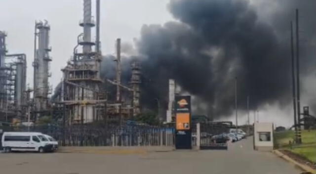 Incendio en la Refinería de Repsol preocupa a ciudadanos de Ventanilla.