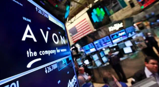 Avon anuncia su dura crisis financiera que impactará en la firma.