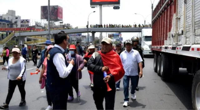 Miles de ciudadanos temen que el paro de transportistas continúe este viernes 12 de octubre. Miles de ciudadanos temen que el paro de transportistas continúe este viernes 12 de octubre.