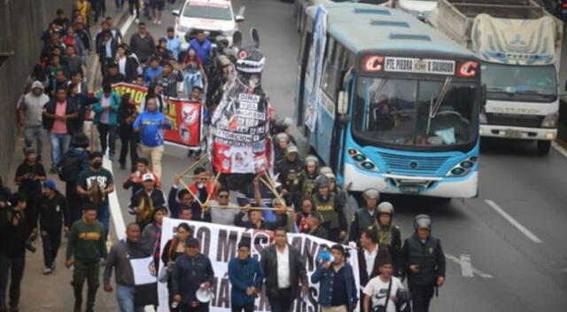 Descubre si el paro de transportistas se extenderá hasta este jueves 24 de octubre.