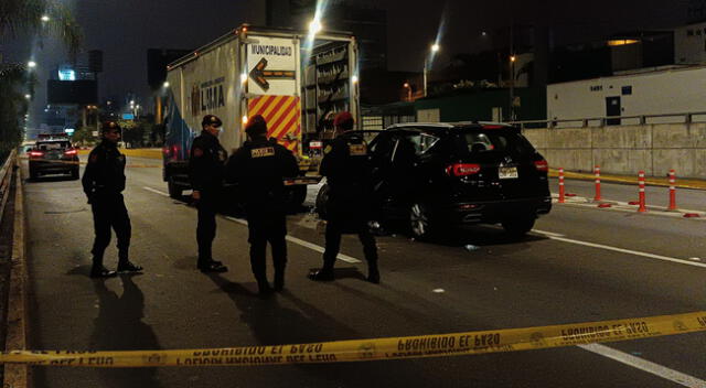 Accidente en Javier Prado deja 1 muertos y 2 heridos en San Isidro.