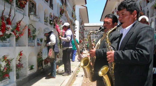 Familias visitarán los cementerios el próximo viernes 1 de noviembre.