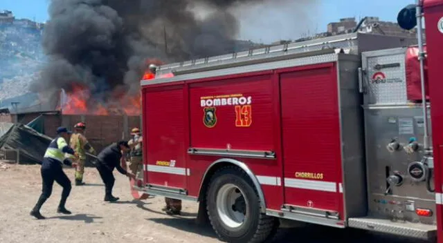 Incendio en Chorrillos deja cuantiosa pérdida material.