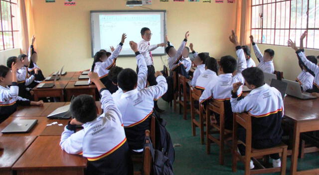 Padres de familia, profesores y estudiantes están preocupados por si habrá clases escolares el 25 de noviembre.