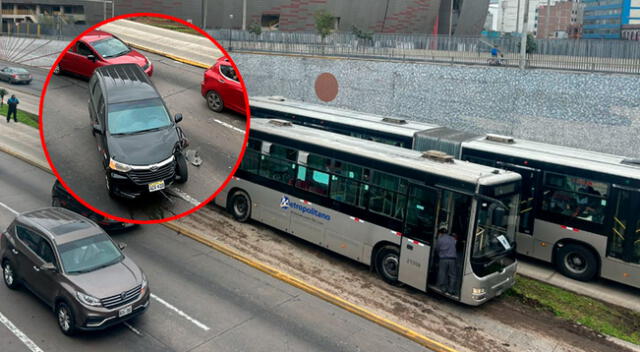 Bus del Metropolitano quedó atrapado en el área verde del carril metropolitano.