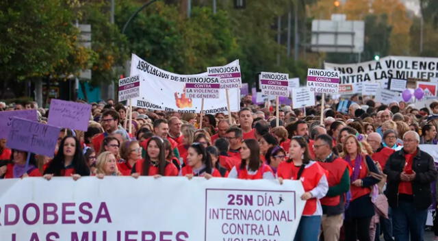 Esta fecha busca sensibilizar sobre la NO violencia contra la mujer.