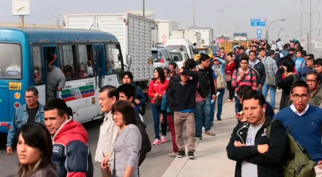 Nuevo paro nacional de transportistas se daría entre el 10, 11 y 12 de  diciembre.