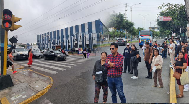 Paro de transportistas en el Callao afecta a decenas de personas en la av. Venezuela. Paro de transportistas en el Callao afecta a decenas de personas en la av. Venezuela.