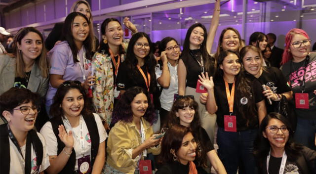 Mujeres al mando del futuro digital