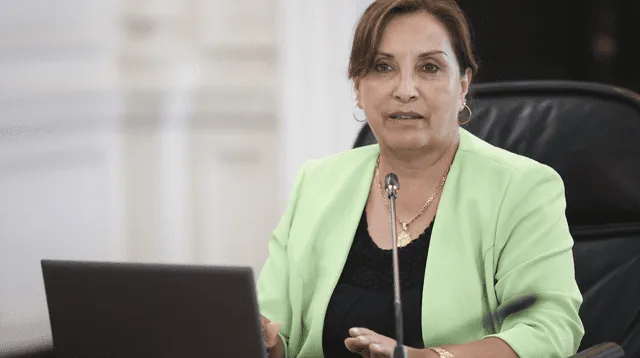 Dina Boluarte solicita subir su sueldo a 35 mil soles y causa indignación en redes. Dina Boluarte solicita subir su sueldo a 35 mil soles y causa indignación en redes.