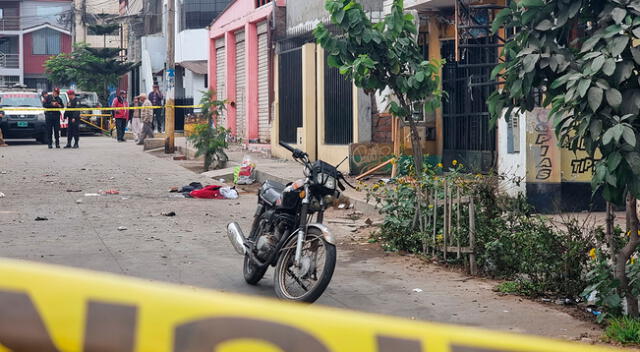 Extorsionadores intentaron detonar un explosivo y uno de ellos termina muerto. Extorsionadores intentaron detonar un explosivo y uno de ellos termina muerto.