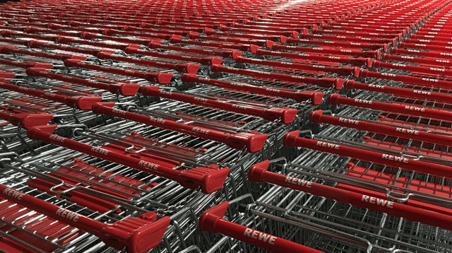 Supermercado cierra sucursales y desata despidos masivos. Supermercado cierra sucursales y desata despidos masivos.