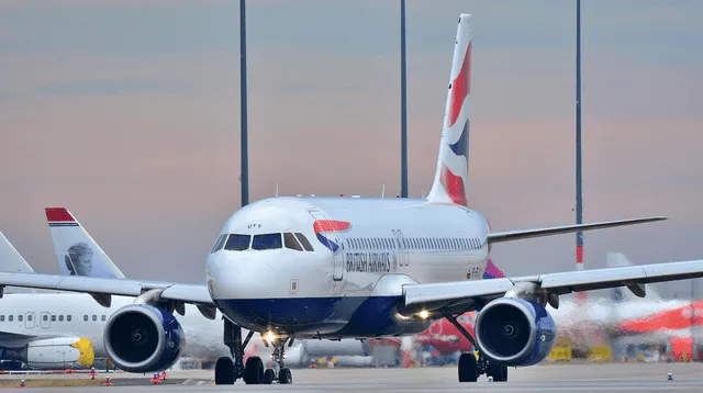 Hombre fingió amenaza de bomba porque perdió su vuelo. Hombre fingió amenaza de bomba porque perdió su vuelo.