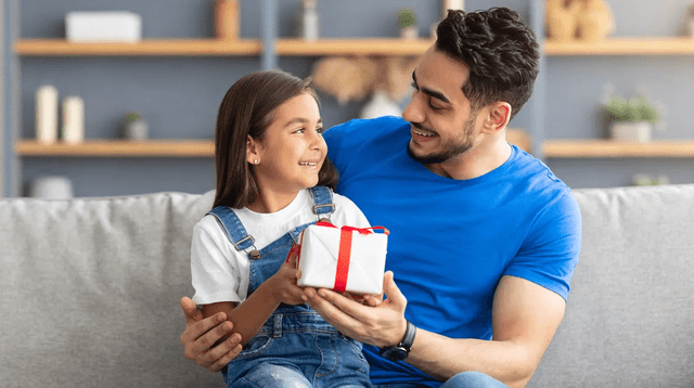 Las 100 frases más inspiradoras para honrar a papá este Día del Padre con los tuyos.
