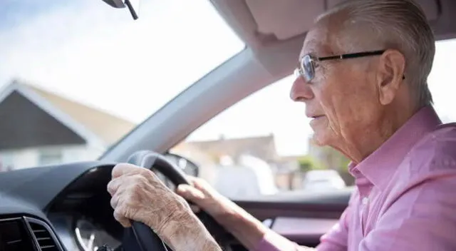 Conoce el límite de edad para solicitar tu licencia de conducir en México.