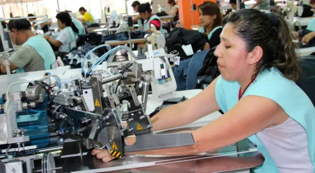 Trabajadores peruanos de empresas pequeñas no recibirán grati. Trabajadores peruanos de empresas pequeñas no recibirán grati.