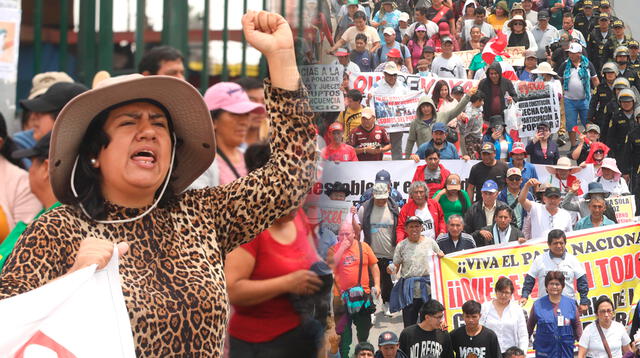 CIVA suspende hoy rutas a Tacna y Arequipa por paro minero CIVA suspende hoy rutas a Tacna y Arequipa por paro minero