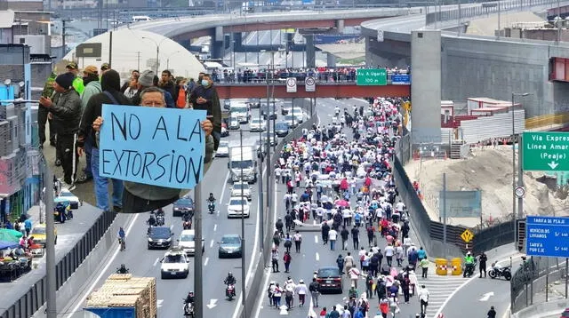 Paro de transportistas en Lima 24 y 25 de julio. Paro de transportistas en Lima 24 y 25 de julio.