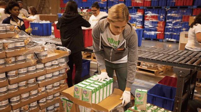 Houston salva el verano de miles de niños con comida gratis pese a recortes del gobierno. Houston salva el verano de miles de niños con comida gratis pese a recortes del gobierno.