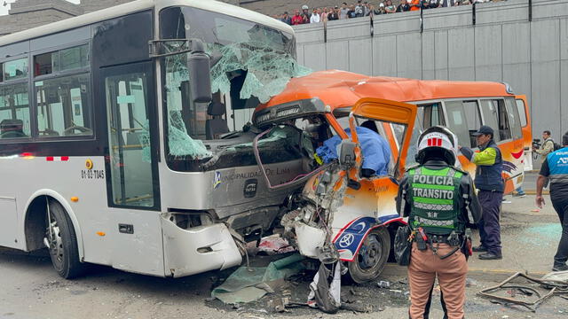 <strong>Accidente dejó tres fallecidos y varios heridos - Créditos: Joel Robles / URPI-LR</strong> <strong>Accidente dejó tres fallecidos y varios heridos - Créditos: Joel Robles / URPI-LR</strong>