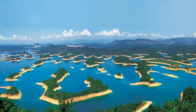 Shi Cheng se ubica en las profundidades del lago Qiandao. Foto: GLR/Archivo   