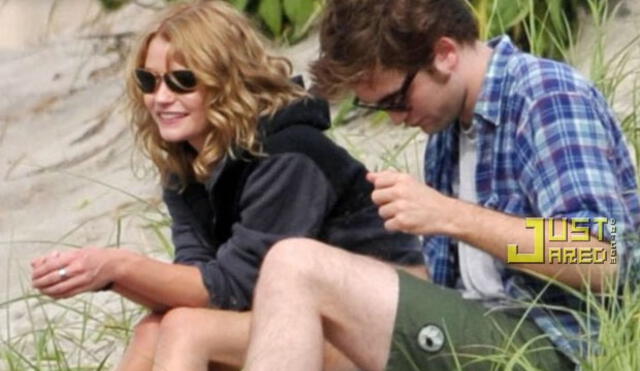 Robert Pattinson y Emilie de Ravin durante la filmación de Recuérdame (2009).