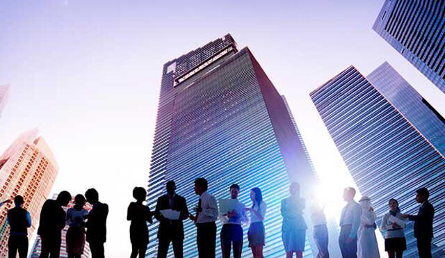 La estructura organizacional va de la mano con la cultura organizacional La estructura organizacional va de la mano con la cultura organizacional