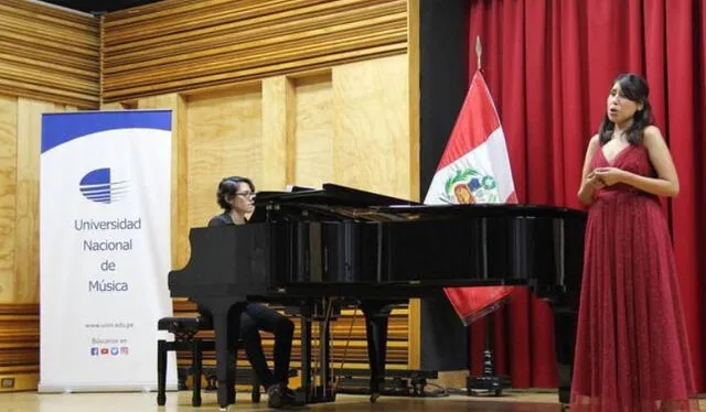 Madelene Gutiérrez comparte momentos de su titulación en la Universidad Nacional de Música.   