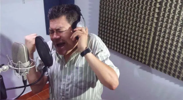  Dilbert Aguilar grabando en su estudio. Fuente: Difusión.   