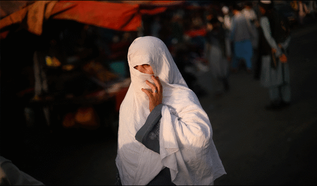 Los talibanes prohibieron a las mujeres el acceso a los parques, jardines, gimnasios y baños públicos. Foto: AFP   