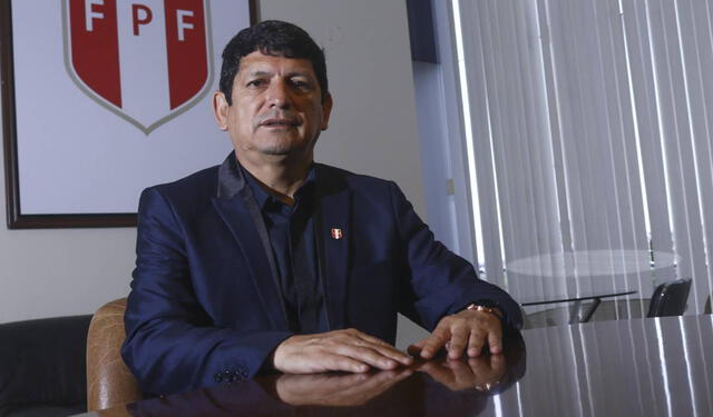 Agustín Lozano es el actual Presidente de la Federación Peruana de Fútbol.   