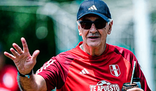 Jorge Fossati ha dirigido 5 partidos oficiales con la selección peruana