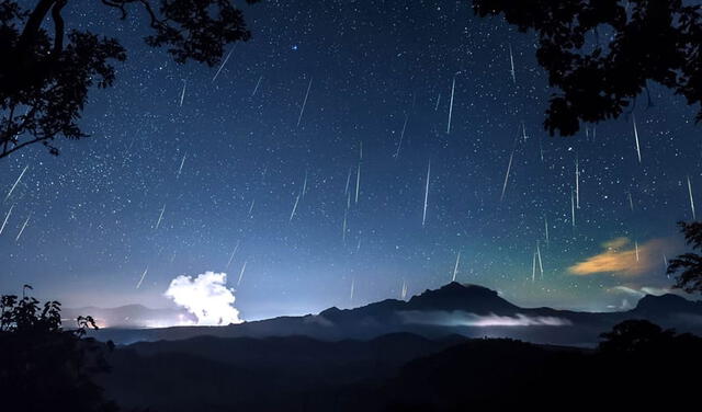  Lluvia de estrellas captada durante una exposición de horas. Foto: Starwalk.    
