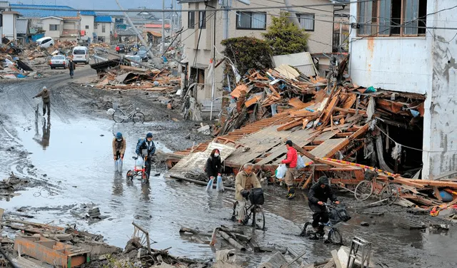 Tsunamis Tsunamis