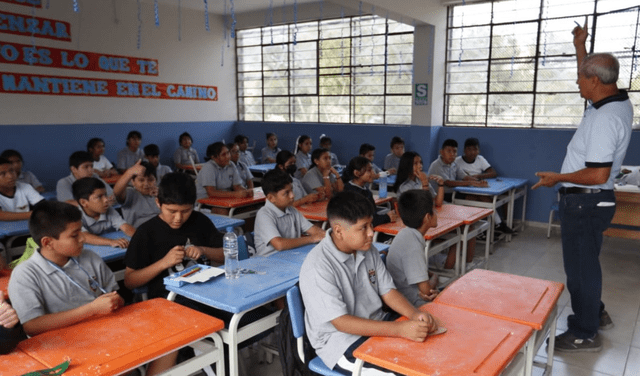 <strong>Docentes se alistan para rendir evaluaciones</strong> <strong>Docentes se alistan para rendir evaluaciones</strong>