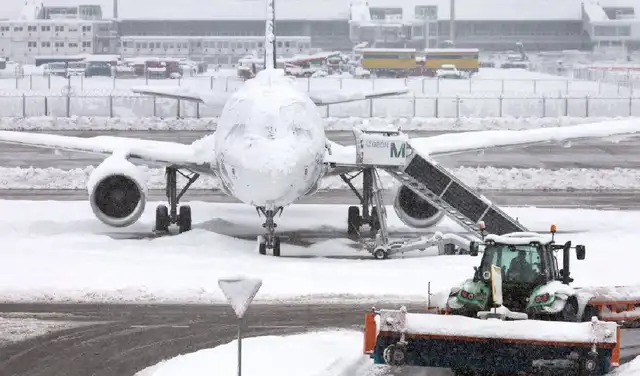 aeropuerto con nieve