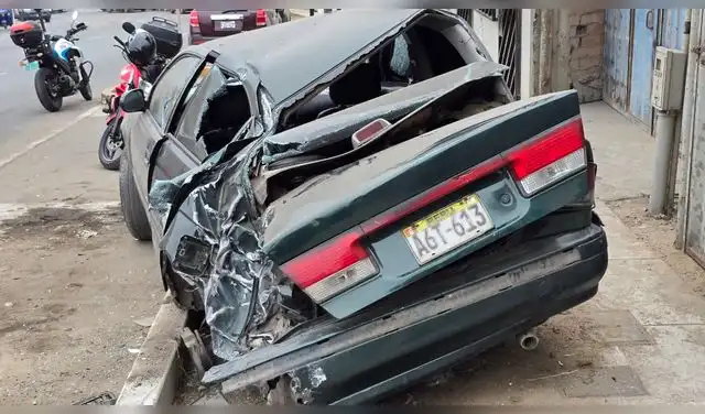 Caos en Chorrillos: vehículo blindado de la ONU embiste autos y derriba postes tras aparatoso despiste. 