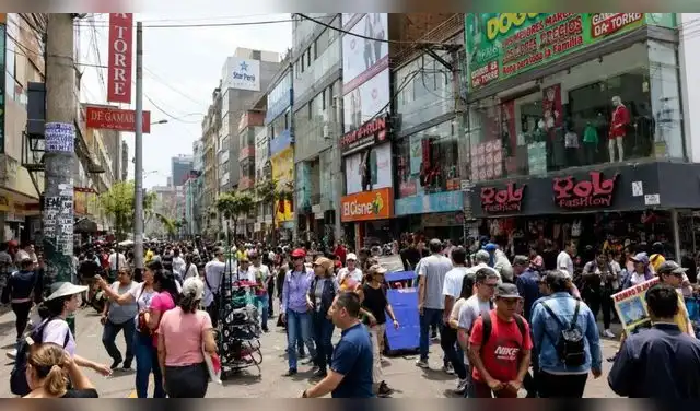 Invierno sin frío golpea a Gamarra: casacas y chompas bajan de precio para salvar la temporada. Foto: Difusión.